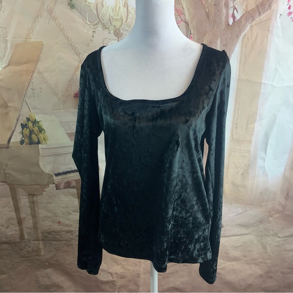 NEW Vince Velour Square Neck Long Sleeve in black - Picture 6 of 13